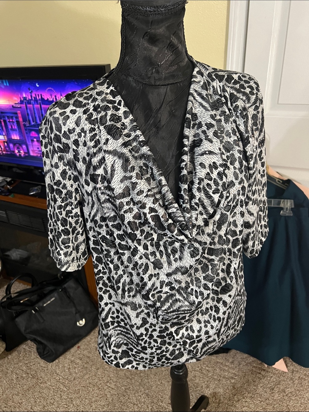 Bon Worth Black and White Animal Print Tunic Top